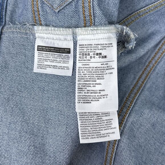 Levi’s Women’s Small Distressed Jean Jacket Trucker Light Wash Holes 100% Cotton - Picture 9 of 11